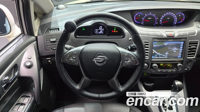 KG Mobility (SsangYong) Korando Turismo 4WD TX 9-seater 2017 — фото 13