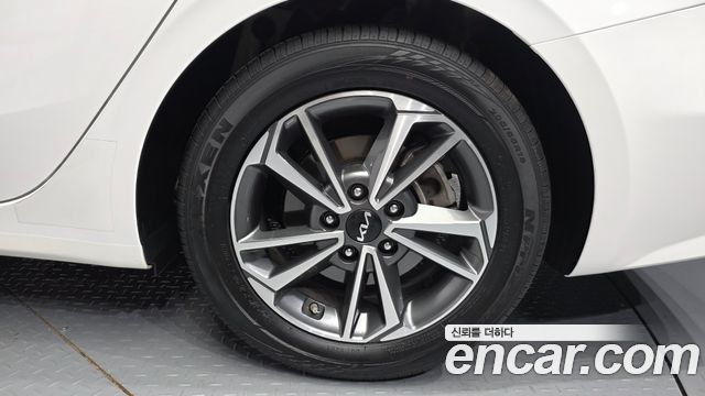 Kia K3 (II) 1.6 Prestige 2023 — фото 5