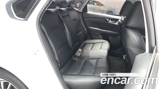 Kia K3 (II) 1.6 Prestige 2023 — фото 11