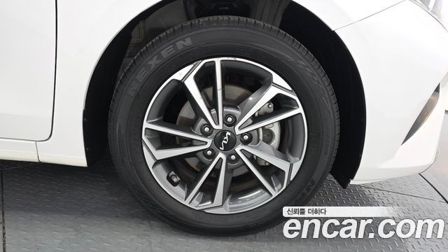 Kia K3 (II) 1.6 Prestige 2023 — фото 21