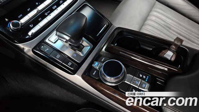 Genesis EQ900 3.8 GDI AWD Luxury 2018 — фото 9