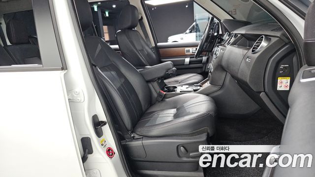 Land Rover Discovery 4 3.0 SDV6 SE 2016 — фото 12
