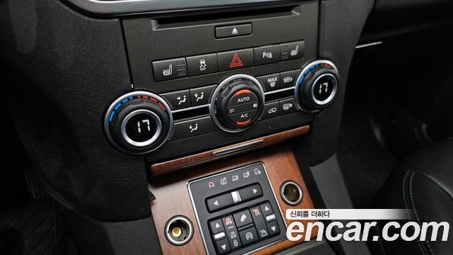 Land Rover Discovery 4 3.0 SDV6 SE 2016 — фото 17