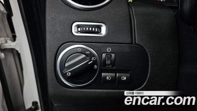 Land Rover Discovery 4 3.0 SDV6 SE 2016 — фото 19
