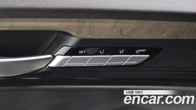 Genesis G90 3.8 AWD Premium Luxury 2019 — фото 35