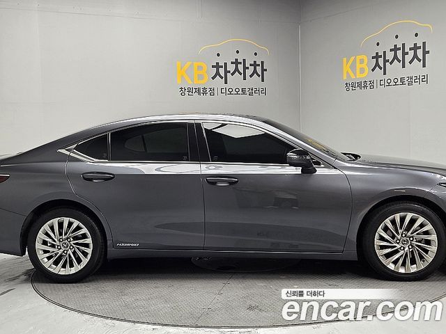 Lexus ES300h (VII) Luxury Plus 2022 — фото 4