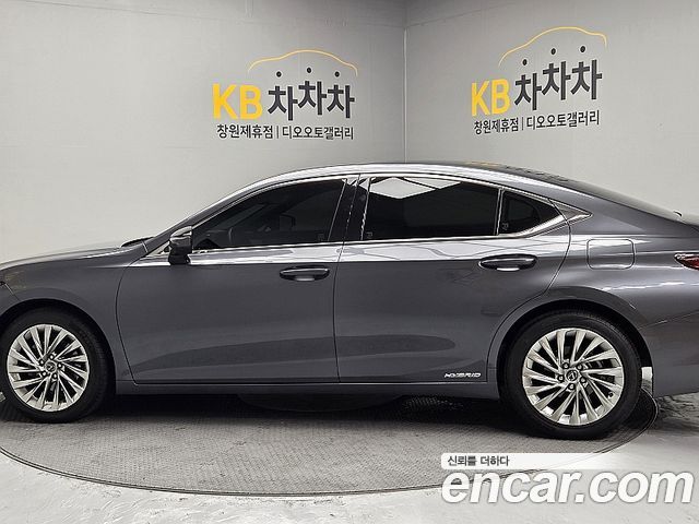 Lexus ES300h (VII) Luxury Plus 2022 — фото 8