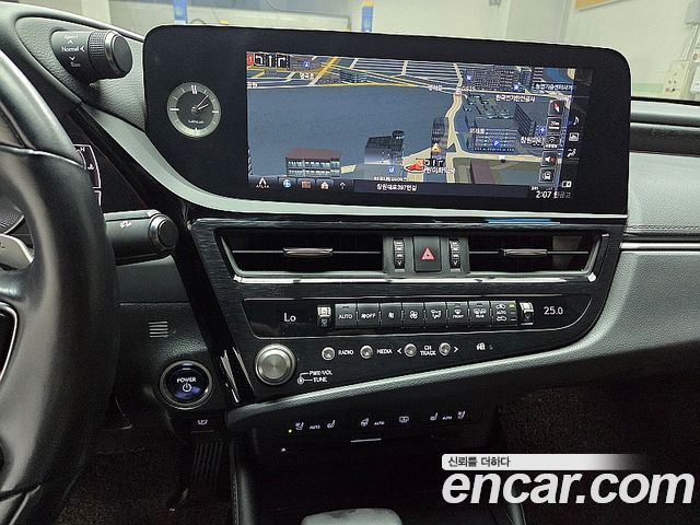Lexus ES300h (VII) Luxury Plus 2022 — фото 17