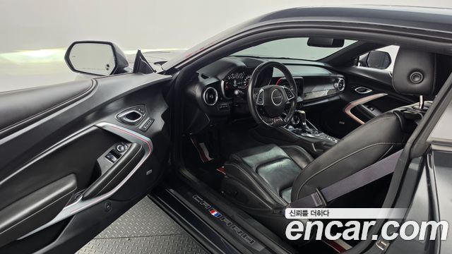 Chevrolet Camaro SS 6.2 V8 2017 — фото 10