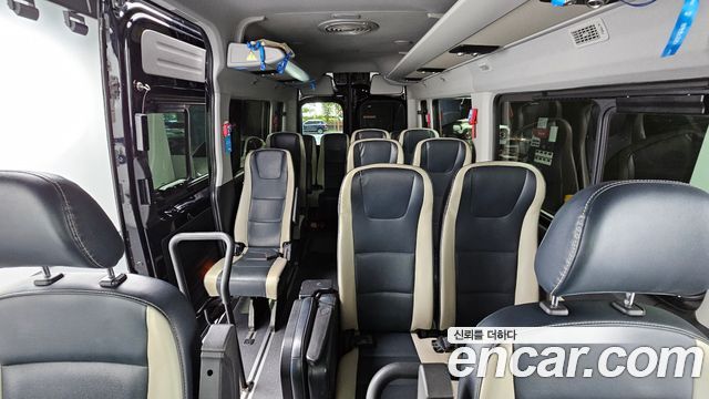 Hyundai Solati 15-seater Luxury 2021 — фото 11
