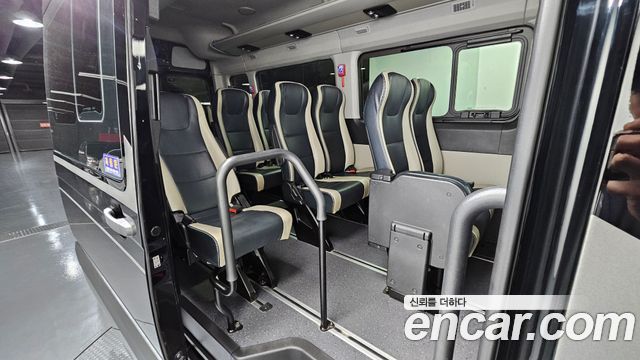 Hyundai Solati 15-seater Luxury 2021 — фото 12