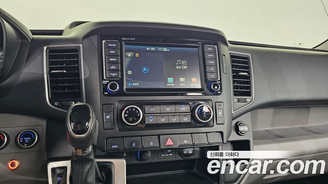 Hyundai Solati 15-seater Luxury 2021 — фото 17