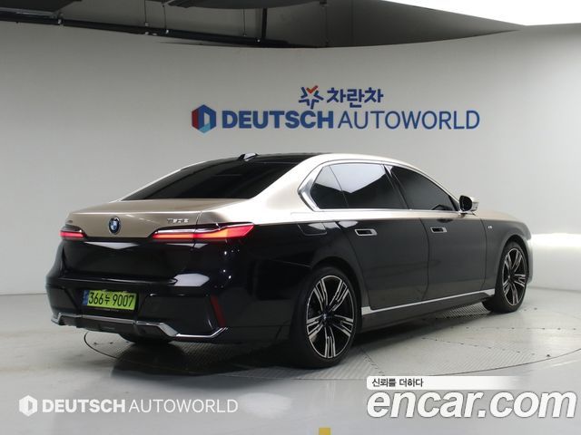 BMW 7 Series (G70) 750e xDrive M Sport 2025 — фото 2