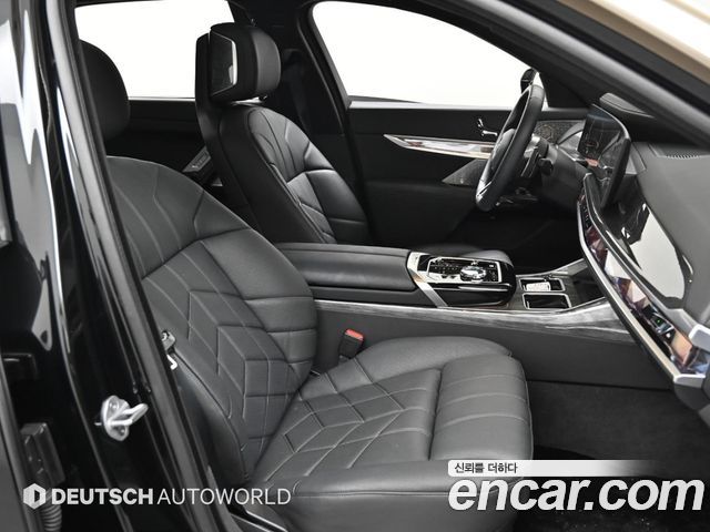 BMW 7 Series (G70) 750e xDrive M Sport 2025 — фото 10