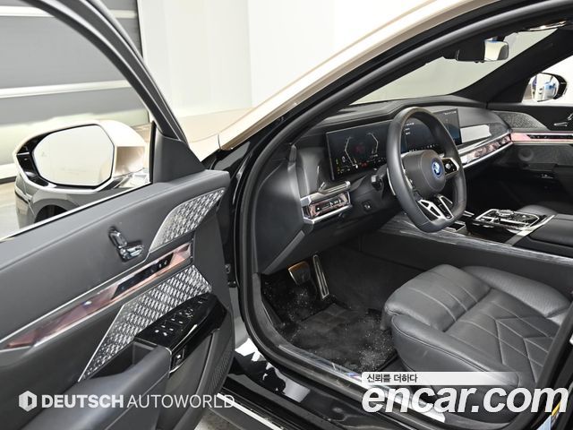 BMW 7 Series (G70) 750e xDrive M Sport 2025 — фото 15