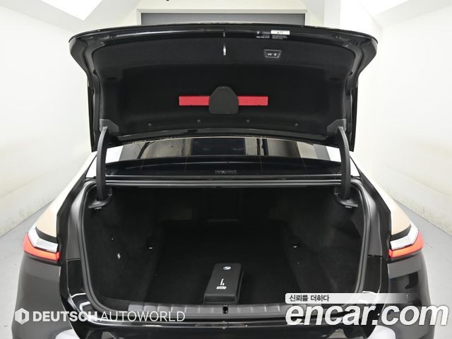 BMW 7 Series (G70) 750e xDrive M Sport 2025 — фото 23