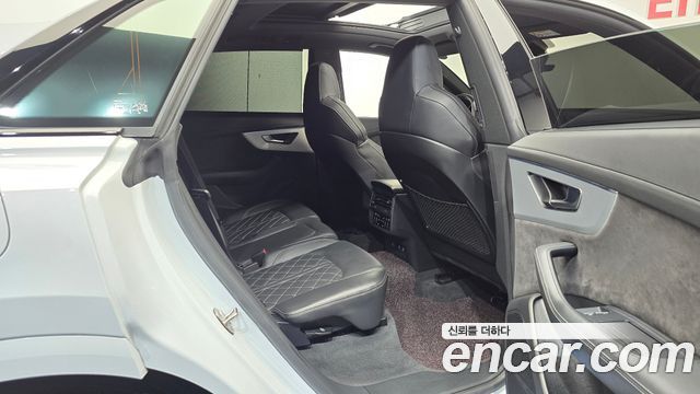 Audi Q8 (4M) 55 TFSI Quattro Premium 2022 — фото 11