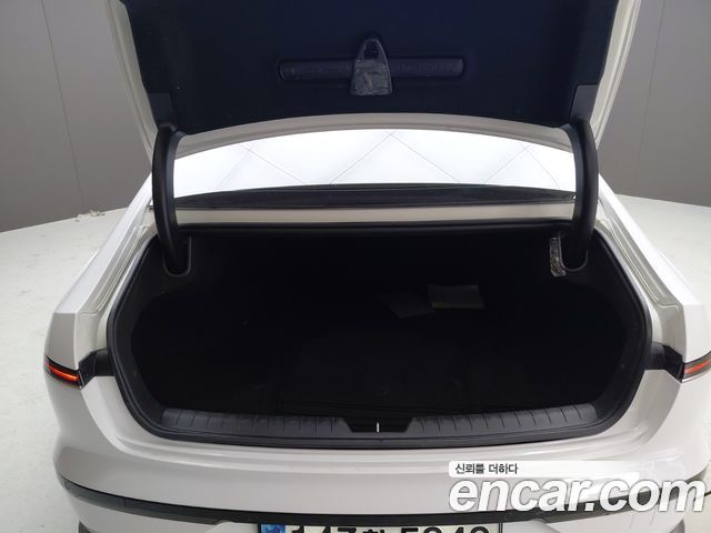 Hyundai Grandeur (GN7) 2,5 Gasoline 2WD Premium 2023 — фото 18