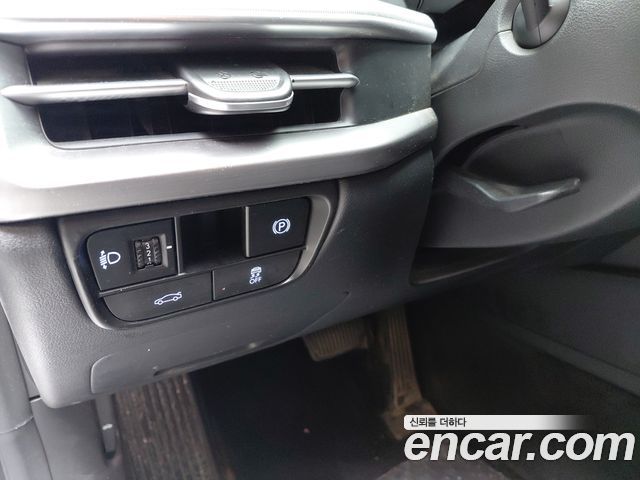 Hyundai Grandeur (GN7) 2,5 Gasoline 2WD Premium 2023 — фото 19