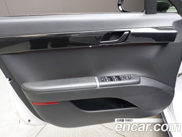 Hyundai Grandeur (GN7) 2,5 Gasoline 2WD Premium 2023 — фото 24