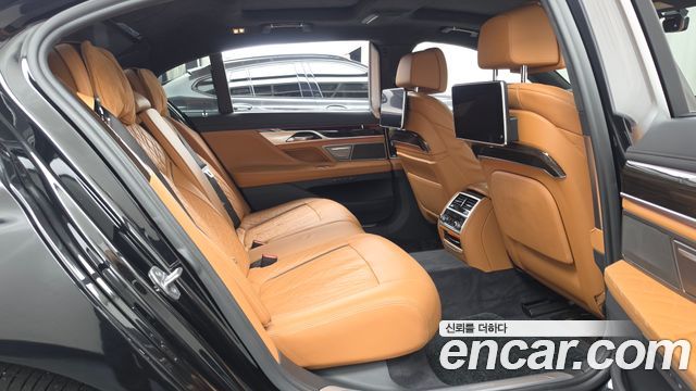 BMW 7 Series (G11) 740Ld xDrive Design Pure Excellence 2020 — фото 12