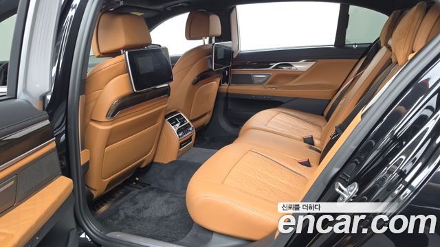 BMW 7 Series (G11) 740Ld xDrive Design Pure Excellence 2020 — фото 26