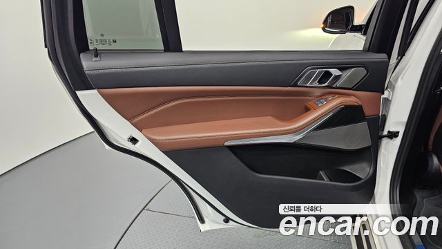 BMW X7 (G07) xDrive 40i Design Pure Excellence 7-Seater 2022 — фото 25