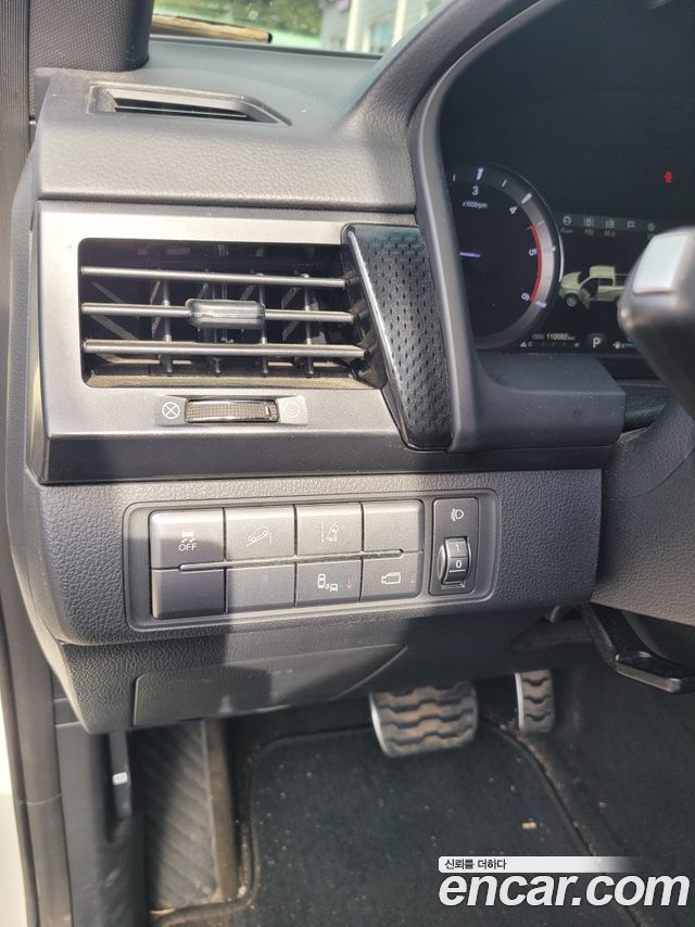 KG Mobility (SsangYong) Rexton Sports Khan Diesel 2.2 4WD Dynamic Edition (5-Link) 2021 — фото 17