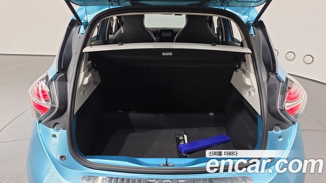 Renault Korea Zoe Intens Eco 2021 — фото 36