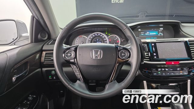 Honda Accord 2.4 9th 2017 — фото 13