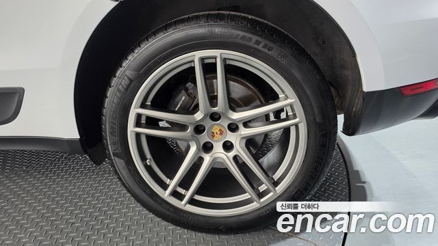 Porsche Macan 2.0 95B 2021 — фото 21