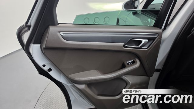 Porsche Macan 2.0 95B 2021 — фото 25