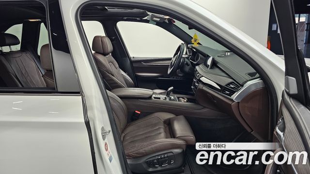 BMW X5 (F15) xDrive M50d 2016 — фото 11