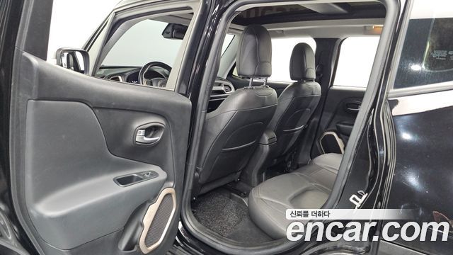 Jeep Renegade 2.4 Longitude High 2017 — фото 11