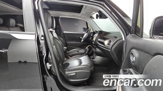 Jeep Renegade 2.4 Longitude High 2017 — фото 12