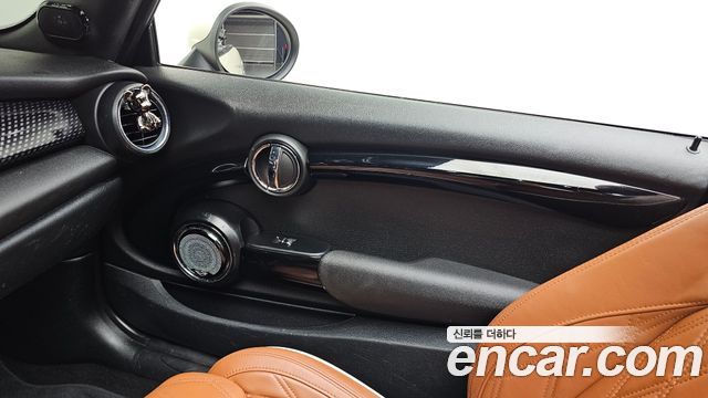 MINI Cooper S Convertible Standard 3rd 2016 — фото 31