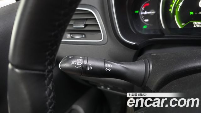 Renault Korea QM6 Diesel 2WD SE 2017 — фото 18