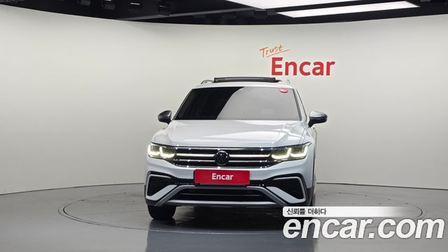 Volkswagen Tiguan Allspace 2.0 TSI Prestige 2022 — фото 3