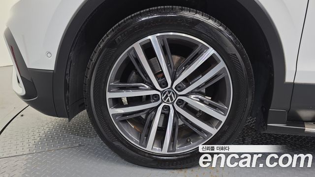 Volkswagen Tiguan Allspace 2.0 TSI Prestige 2022 — фото 5