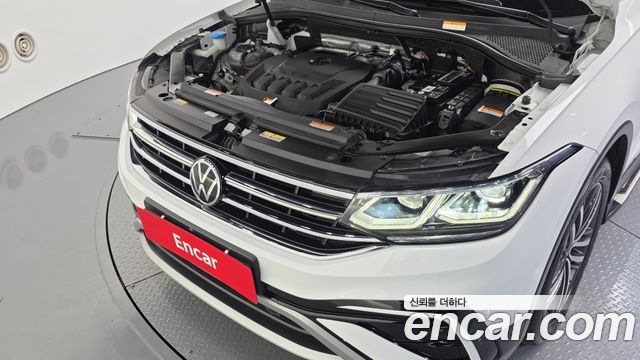 Volkswagen Tiguan Allspace 2.0 TSI Prestige 2022 — фото 6