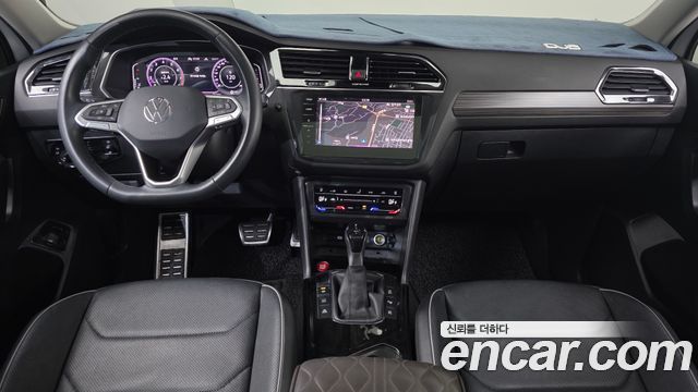 Volkswagen Tiguan Allspace 2.0 TSI Prestige 2022 — фото 7
