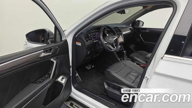 Volkswagen Tiguan Allspace 2.0 TSI Prestige 2022 — фото 10