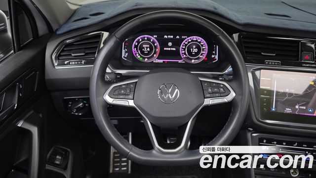 Volkswagen Tiguan Allspace 2.0 TSI Prestige 2022 — фото 12