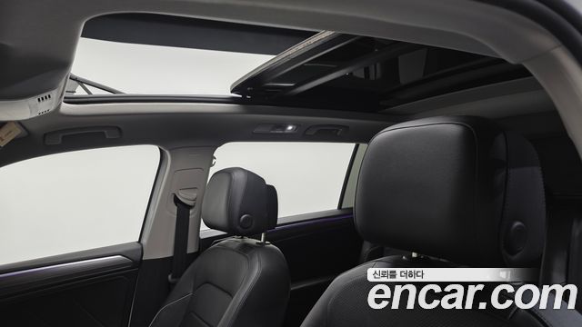 Volkswagen Tiguan Allspace 2.0 TSI Prestige 2022 — фото 14