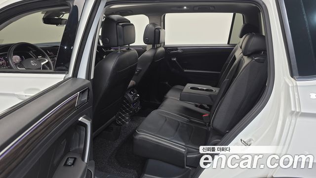 Volkswagen Tiguan Allspace 2.0 TSI Prestige 2022 — фото 26