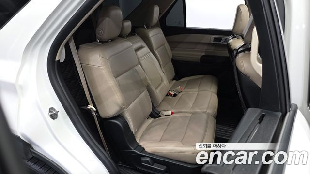Ford Explorer (VI) 2.3 LimIted 4WD 2020 — фото 12