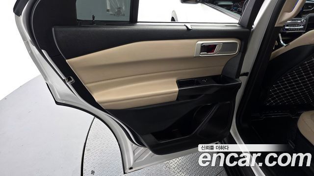 Ford Explorer (VI) 2.3 LimIted 4WD 2020 — фото 25