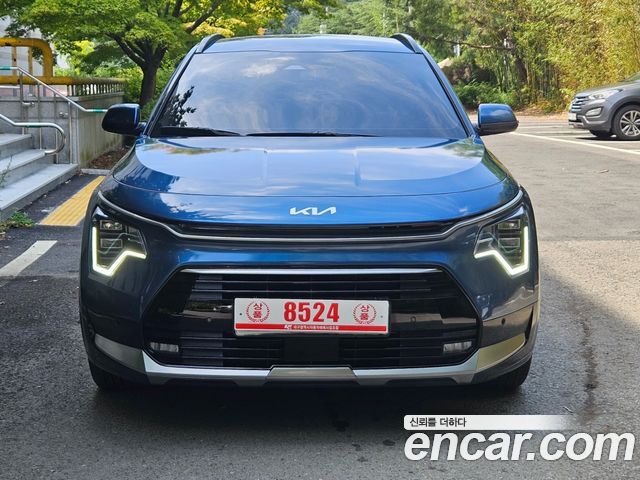 Kia Niro 1.6 HEV Signature 2022 — фото 1