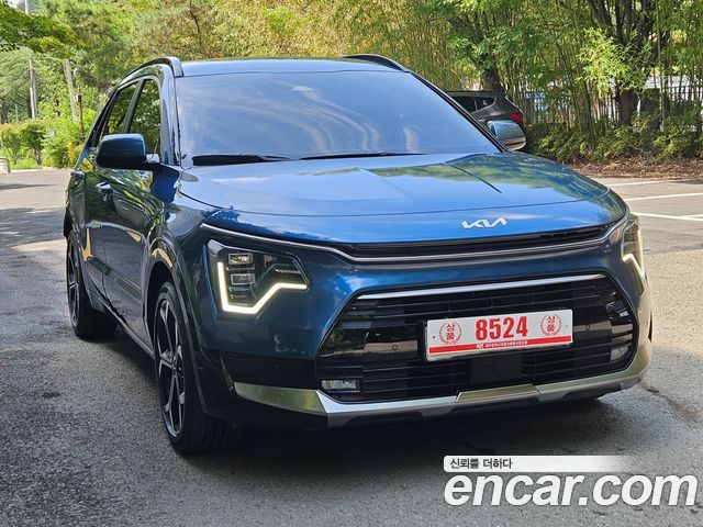 Kia Niro 1.6 HEV Signature 2022 — фото 2