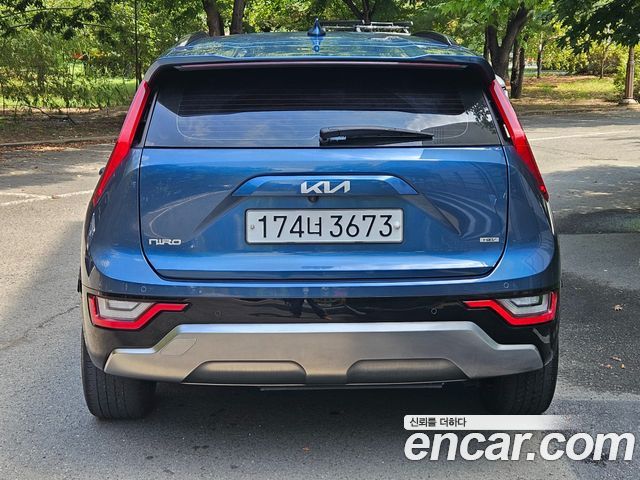 Kia Niro 1.6 HEV Signature 2022 — фото 4